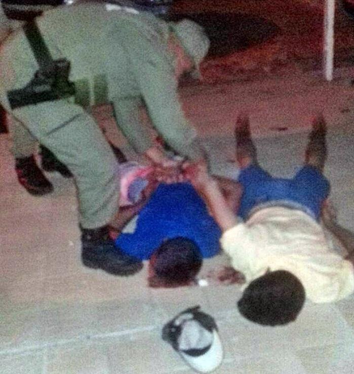 Momento em que os adolescentes foram apreendidos pela PM.  (Crédito: Kairo Amaral)