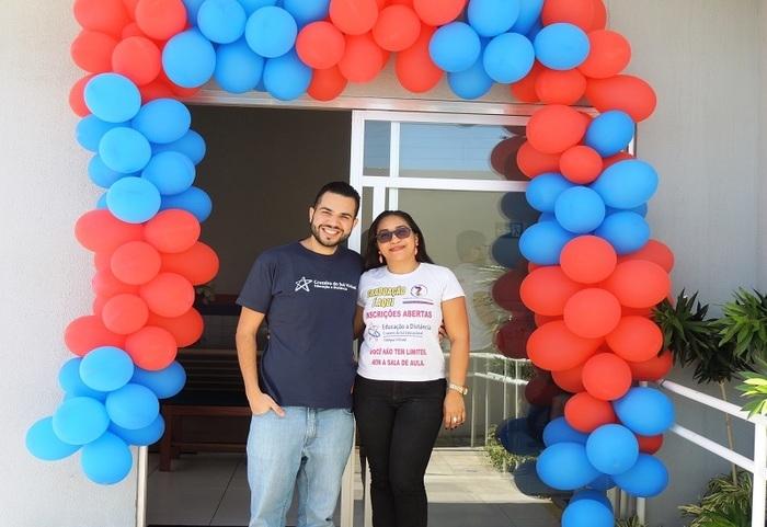 Arthur Batista (Consultor Comercial da Cruzeiro do Sul e Ana Jaira (Professora e Coordenadora Geral do IZE) (Crédito: Edinardo Pinto )