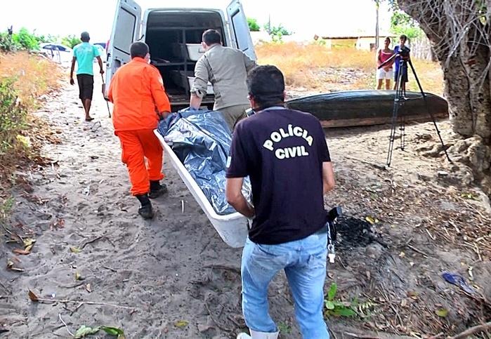 Cadáver foi removido pelo IML. (Crédito: Kairo Amaral)