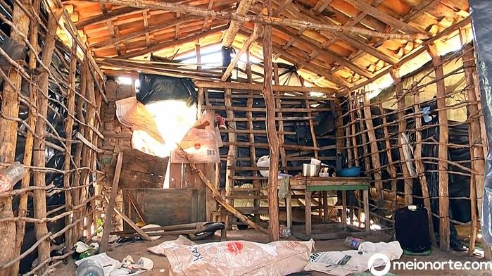 Idosos viviam em casebres. (Crédito: Kairo Amaral)