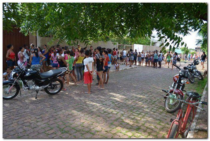 Famílias do Município de Inhuma recebem Cestas com Alimentos - Imagem 14