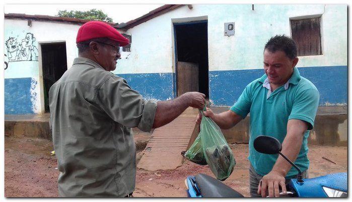 Famílias do Município de Inhuma recebem Cestas com Alimentos - Imagem 57