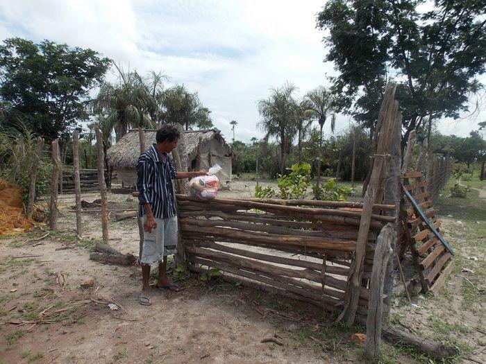 Casal vive em situação sub humana em zona rural. - Imagem 7