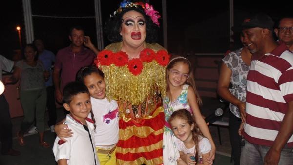 Público marca presença em show de humor em Santo Inácio - Imagem 21