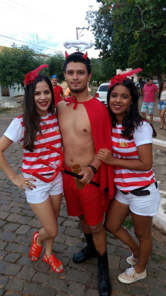 Fantasias, irreverência e criatividade marcam o Corso de DEL - Imagem 27