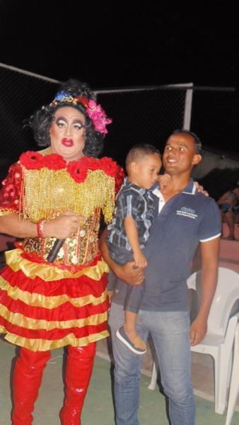 Público marca presença em show de humor em Santo Inácio - Imagem 25