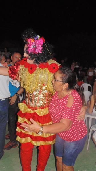 Público marca presença em show de humor em Santo Inácio - Imagem 17