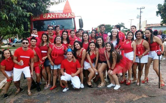 Fantasias, irreverência e criatividade marcam o Corso de DEL - Imagem 22