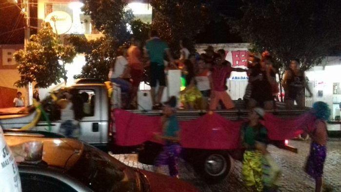 Fantasias, irreverência e criatividade marcam o Corso de DEL - Imagem 9