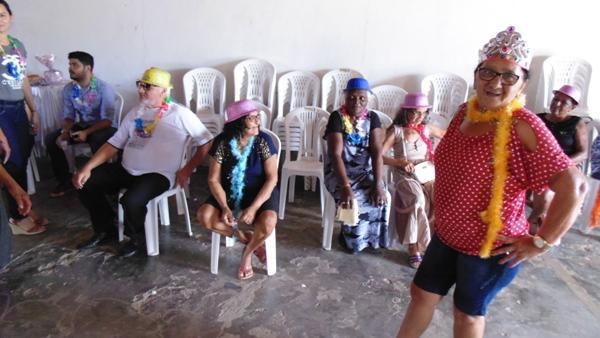 Matinê é realizada com idosos em  Santo Inácio   - Imagem 8