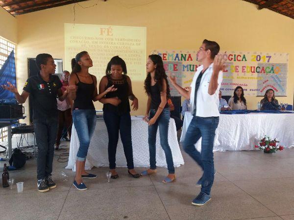 Semana pedagógica é realizada em Santo Inácio - Imagem 13