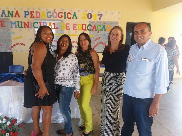 Semana pedagógica é realizada em Santo Inácio - Imagem 27