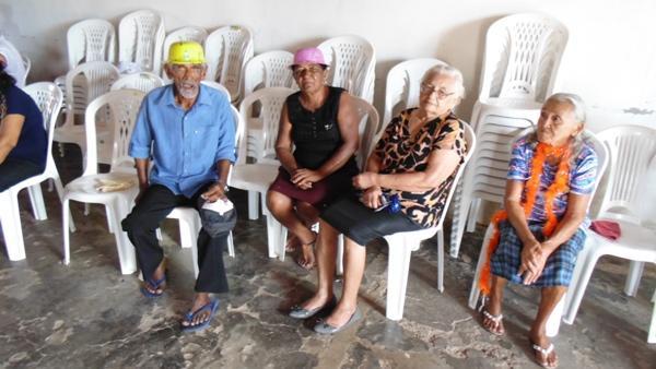 Matinê é realizada com idosos em  Santo Inácio   - Imagem 15
