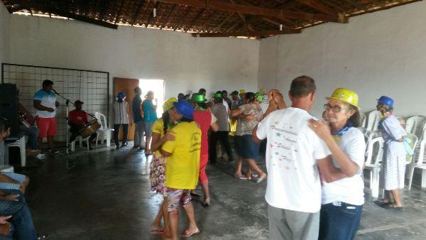 Matinê é realizada com idosos em Santo Inácio - Imagem 28