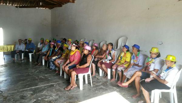 Matinê é realizada com idosos em Santo Inácio - Imagem 31