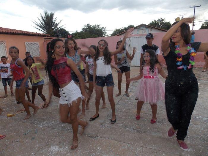 Jovens e crianças participam do tradicional carnaval do SCFV. - Imagem 56