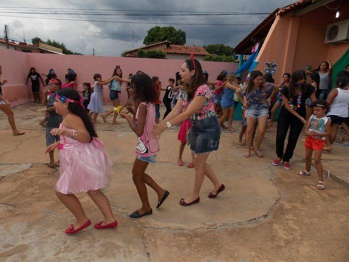 Jovens e crianças participam do tradicional carnaval do SCFV. - Imagem 9