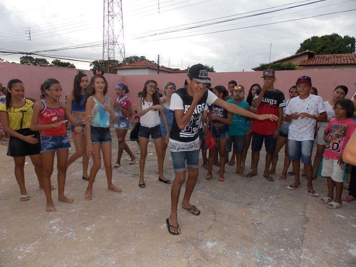 Jovens e crianças participam do tradicional carnaval do SCFV. - Imagem 48