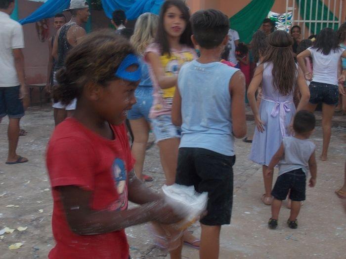 Jovens e crianças participam do tradicional carnaval do SCFV. - Imagem 52