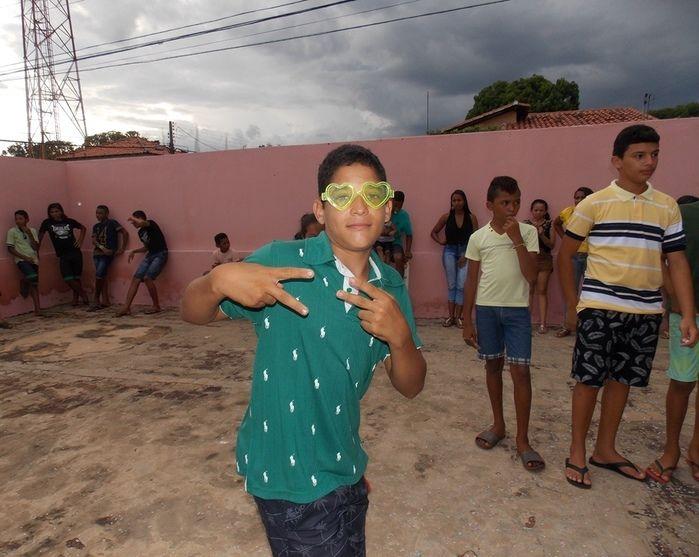 Jovens e crianças participam do tradicional carnaval do SCFV. - Imagem 11