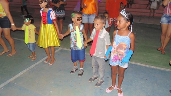 Crianças se divertem em matinê de Carnaval em Santo Inácio  - Imagem 6