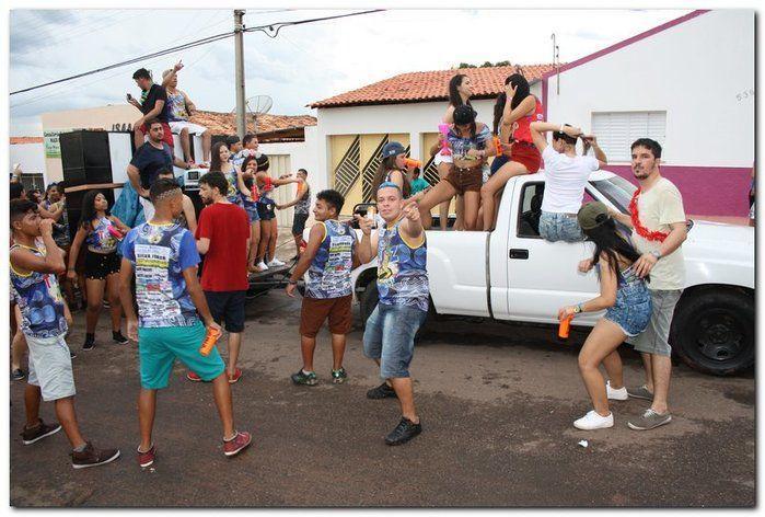 Desfile dos blocos em Inhuma fascinam por onde passam   - Imagem 48