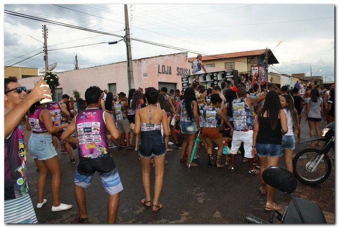 Desfile dos blocos em Inhuma fascinam por onde passam   - Imagem 56