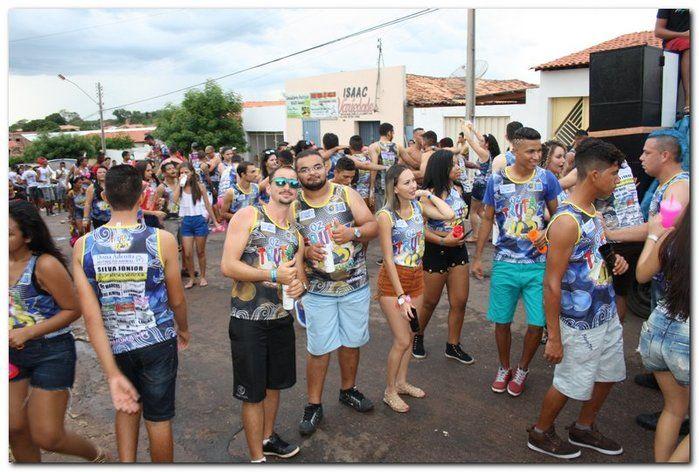 Desfile dos blocos em Inhuma fascinam por onde passam   - Imagem 50