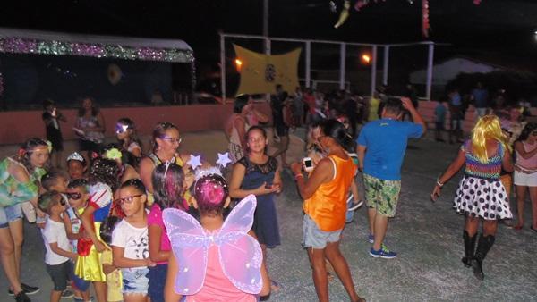 Crianças se divertem em matinê de Carnaval em Santo Inácio  - Imagem 5