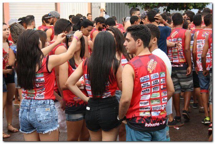 Desfile dos blocos em Inhuma fascinam por onde passam   - Imagem 21