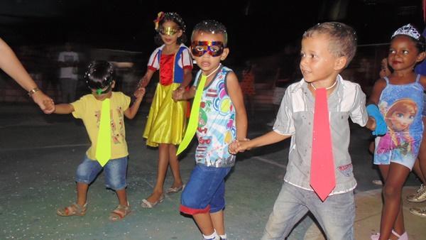 Crianças se divertem em matinê de Carnaval em Santo Inácio  - Imagem 9