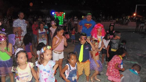 Crianças se divertem em matinê de Carnaval em Santo Inácio  - Imagem 20