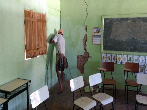 Prefeito de Tairo  visita escola e posto de saúde de localidade - Imagem 5