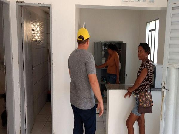 Prefeito de Tairo  visita escola e posto de saúde de localidade - Imagem 11
