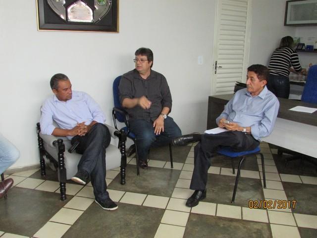 Prefeitos se reúnem para tratar sobre Aterros Sanitário. - Imagem 18