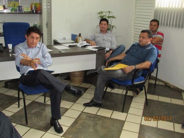 Prefeitos se reúnem para tratar sobre Aterros Sanitário. - Imagem 9