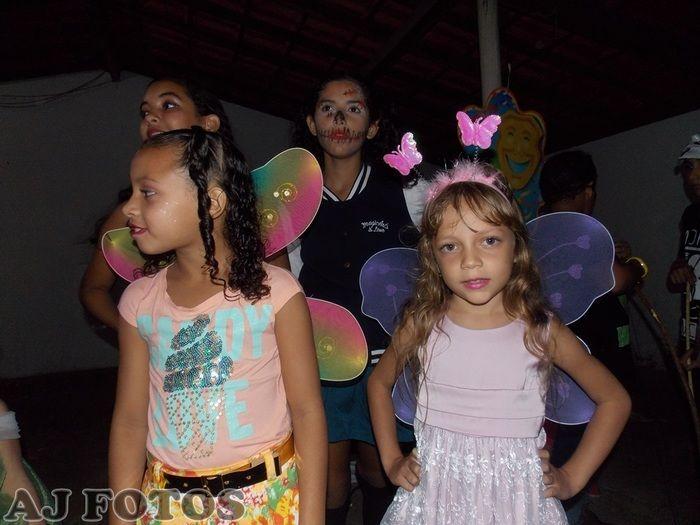 Prefeitura realiza carnaval para as crianças. - Imagem 40