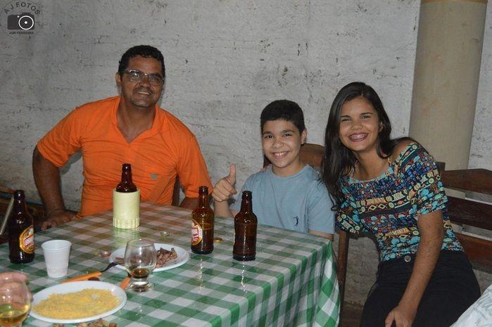 Jantar de aniversário da jovem Elaine. - Imagem 18