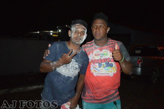 Carnaval contagia foliões. - Imagem 30