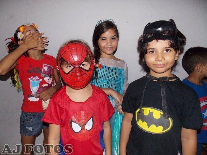 Prefeitura realiza carnaval para as crianças. - Imagem 17