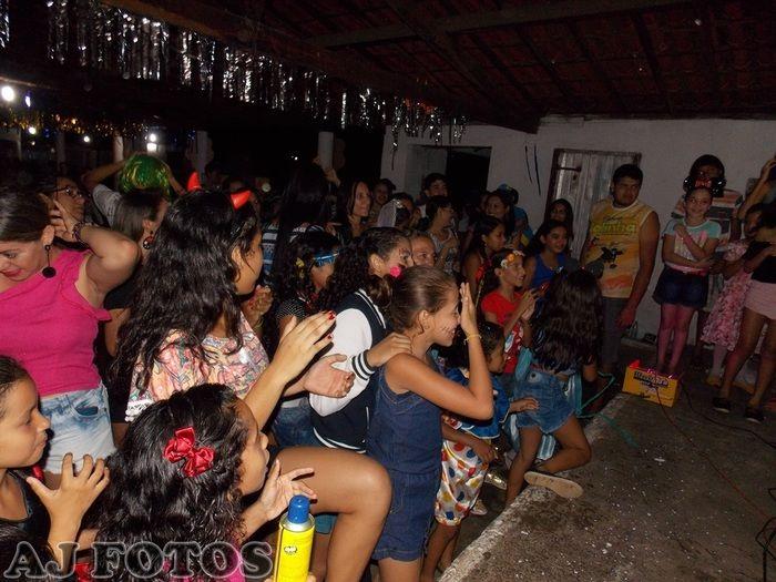 Prefeitura realiza carnaval para as crianças. - Imagem 81