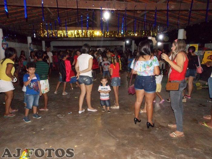 Prefeitura realiza carnaval para as crianças. - Imagem 29