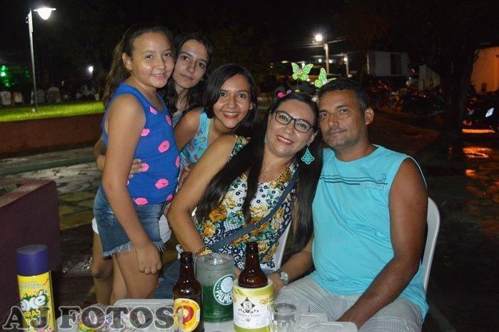 Carnaval contagia foliões. - Imagem 13