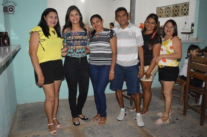 Jantar de aniversário da jovem Elaine. - Imagem 6