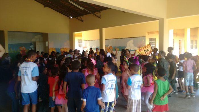 Escolas municipais comemoram o carnaval - Imagem 18