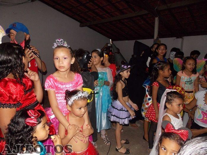 Prefeitura realiza carnaval para as crianças. - Imagem 47