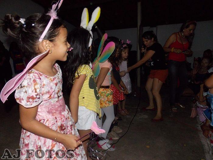 Prefeitura realiza carnaval para as crianças. - Imagem 58