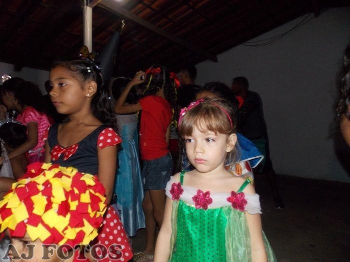 Prefeitura realiza carnaval para as crianças. - Imagem 39