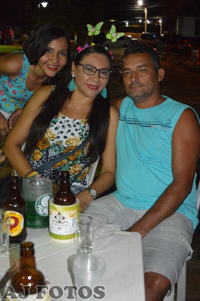 Carnaval contagia foliões. - Imagem 12