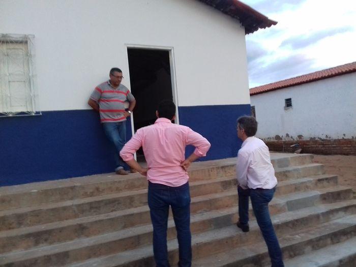 Prefeito Valmir Barbosa visita obras em andamento no município - Imagem 61